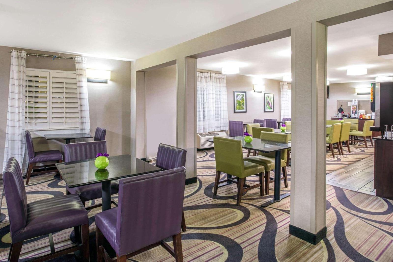 La Quinta Inn & Suites by Wyndham Tucson East