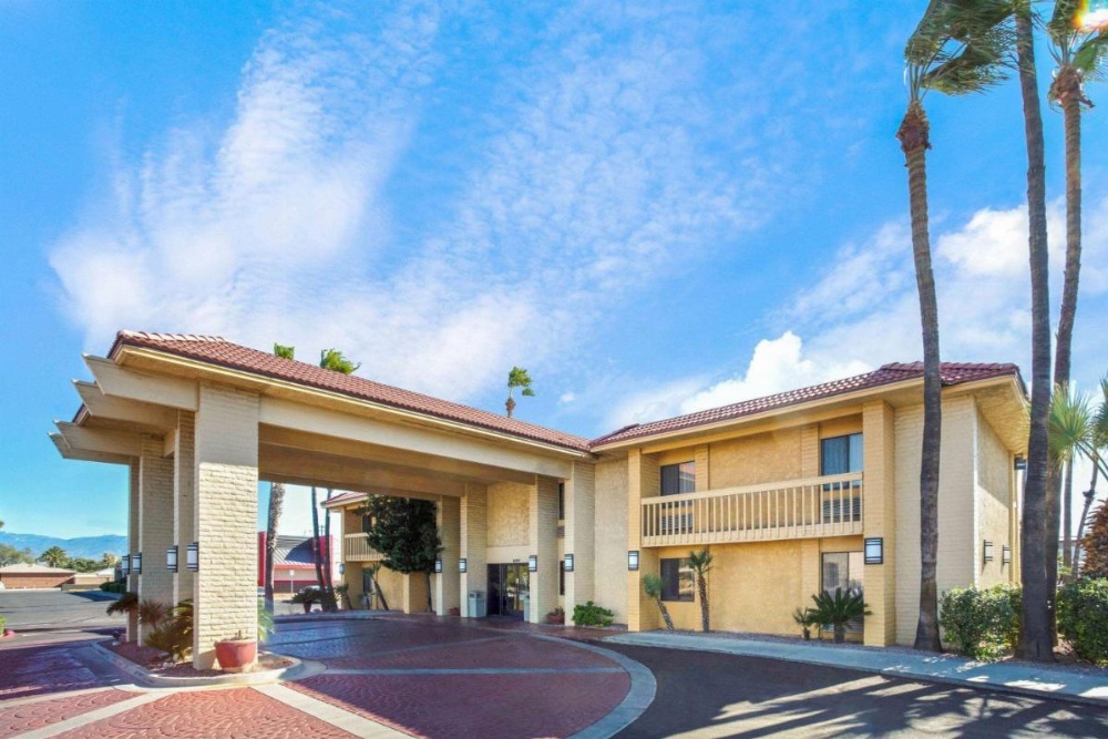 La Quinta Inn & Suites by Wyndham Tucson East Image 21