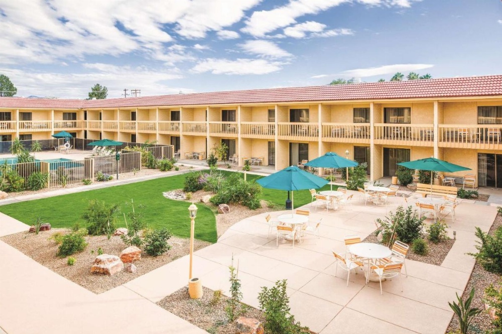 La Quinta Inn & Suites by Wyndham Tucson East Image 28